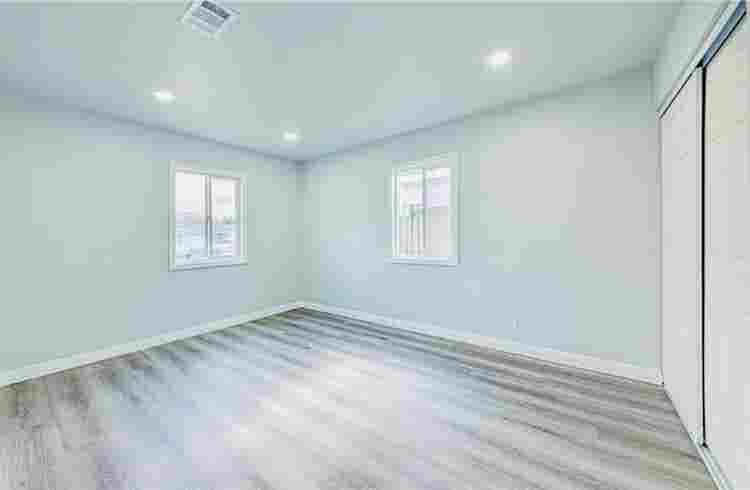 SHARED AND PRIVATE ROOMS AVAILABLE!