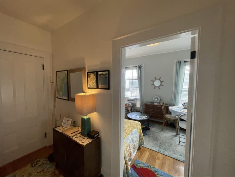 Gorgeous suite near BIW in Bath, ME