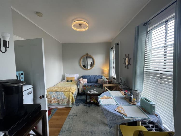 Gorgeous suite near BIW in Bath, ME