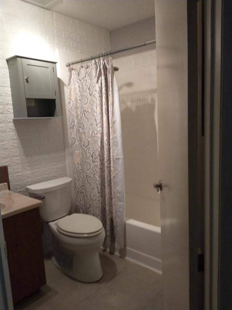 Long Term Female Room Mate