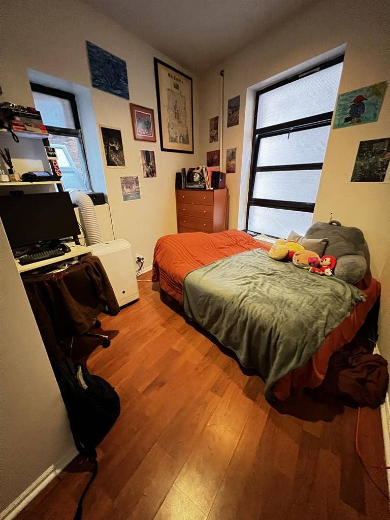 BEDROOM AVAILABLE IN THE UWS