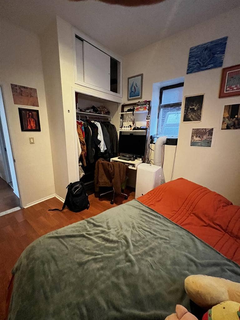 BEDROOM AVAILABLE IN THE UWS