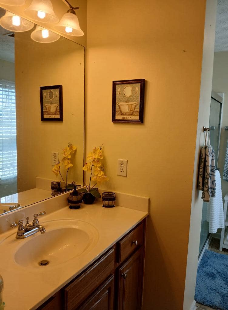 New Listing: Furnished Room