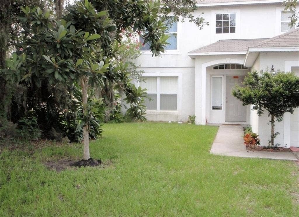 One Room for Rent! Call