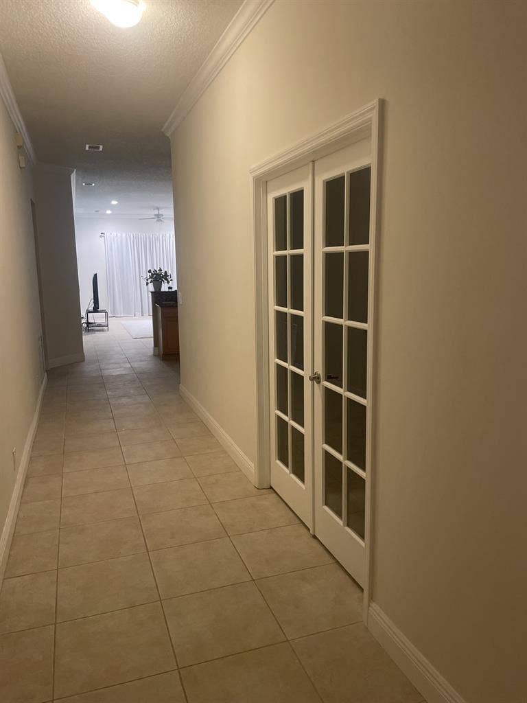 4 bedroom in nice neighborhood