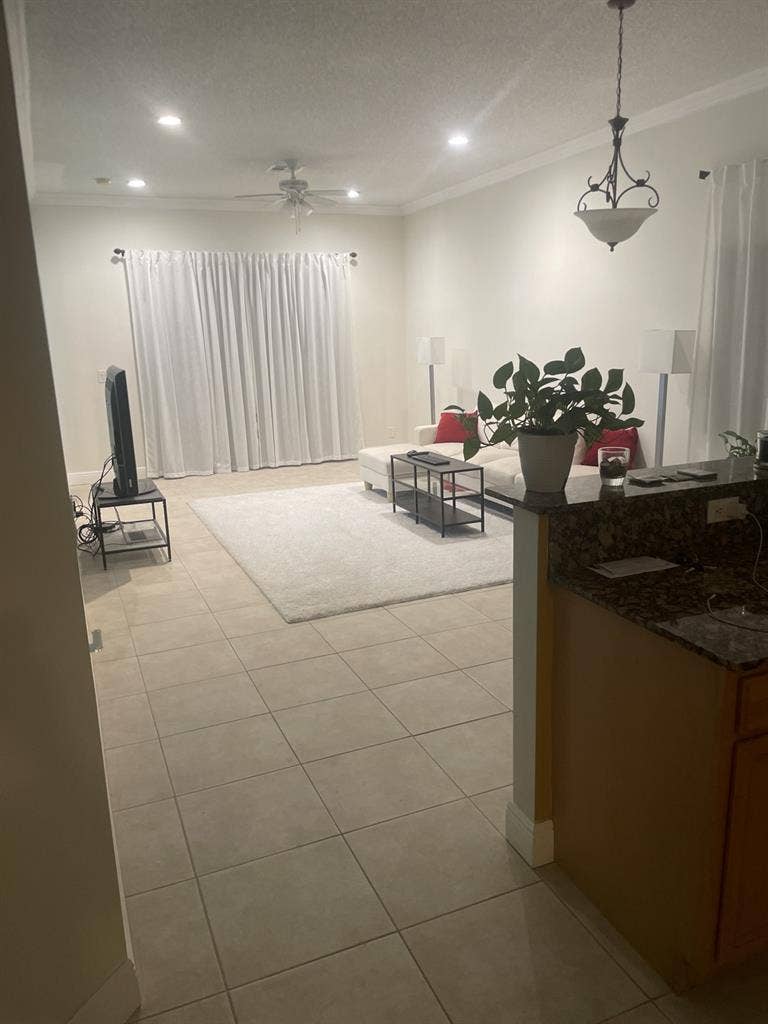 4 bedroom in nice neighborhood