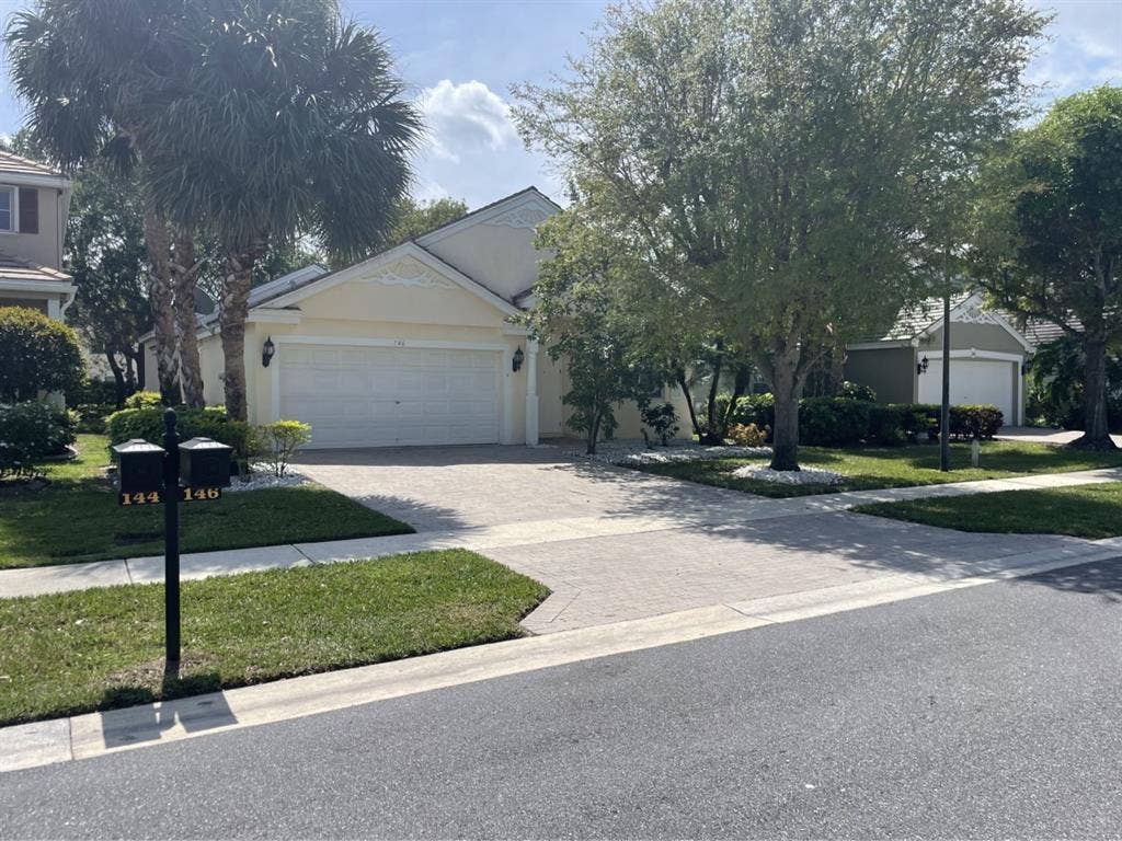 4 bedroom in nice neighborhood