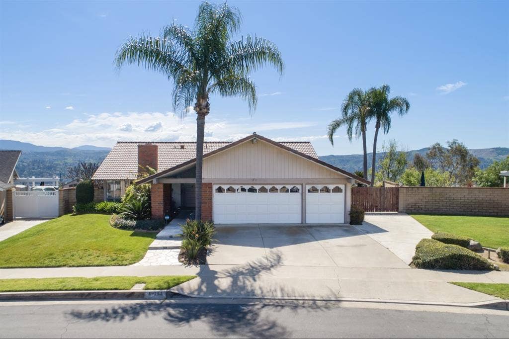 Quiet Yorba Linda
!  Amazing View!!