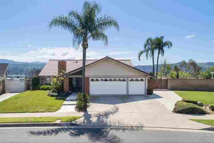 Quiet Yorba Linda
!  Amazing View!!