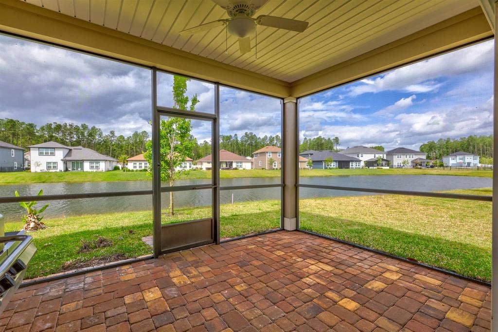 Beautiful Home, looking for roomate