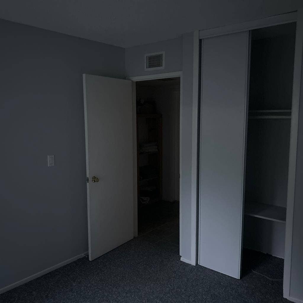 Clean room for rent
