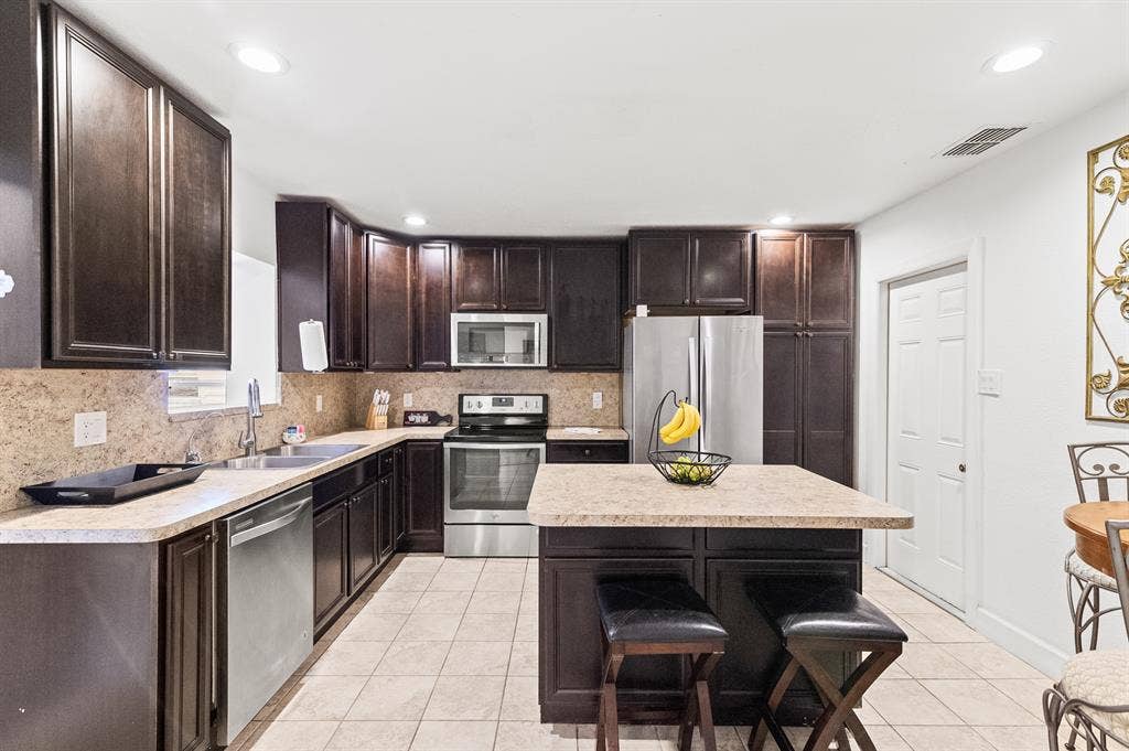 Co-Living Prime Melbourne Location!