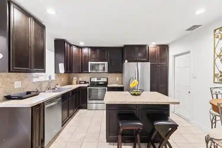 Co-Living Prime Melbourne Location!