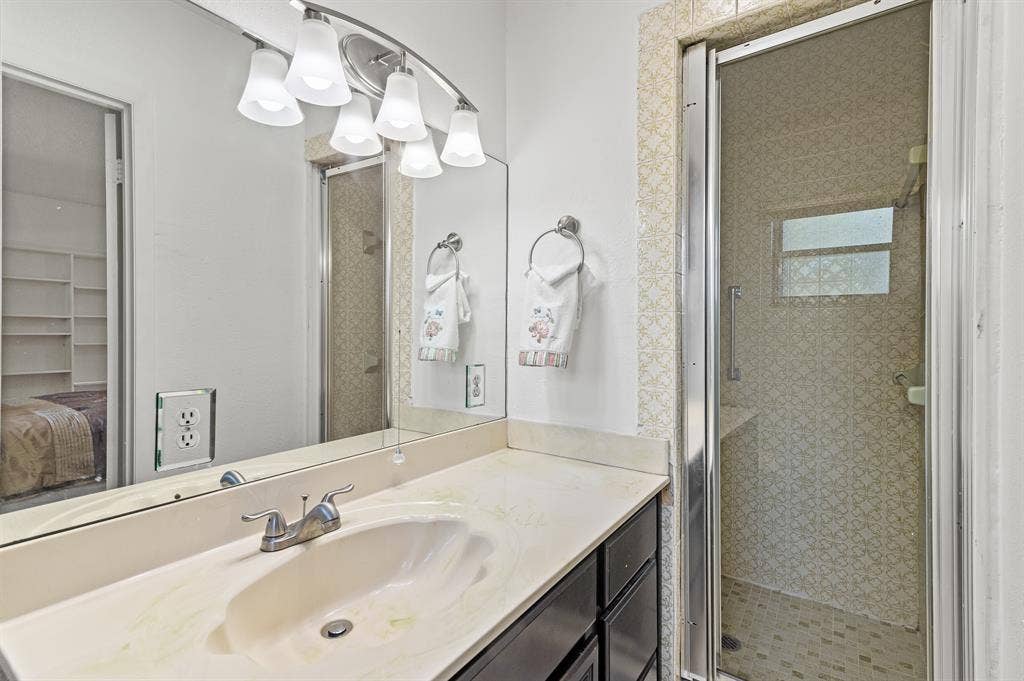 Co-Living Prime Melbourne Location!