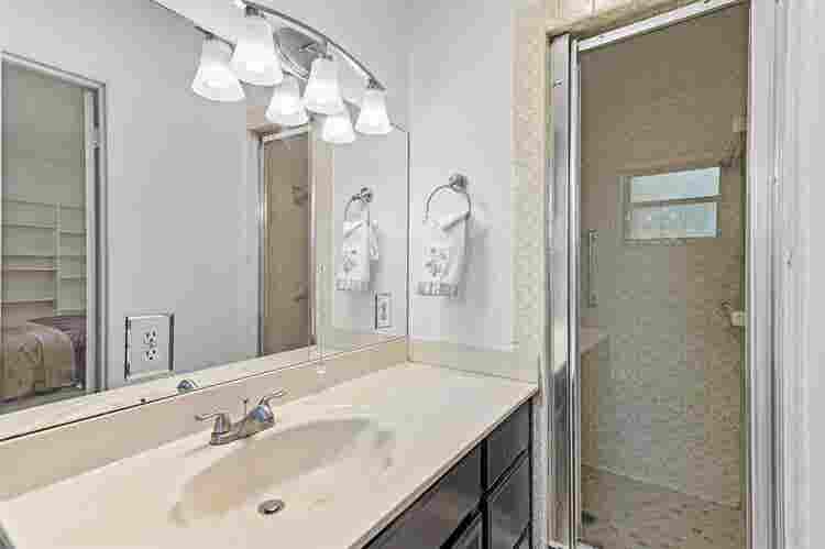 Co-Living Prime Melbourne Location!