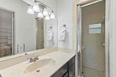 Co-Living Prime Melbourne Location!