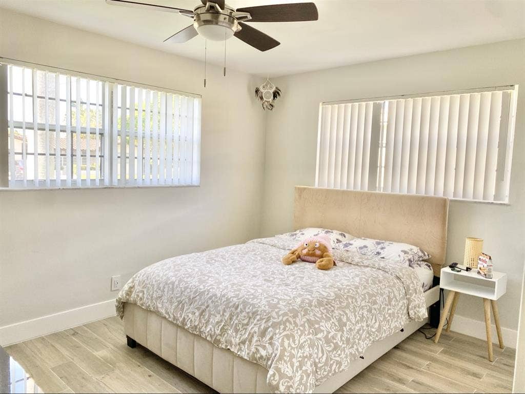 Renting a room for only ladies
