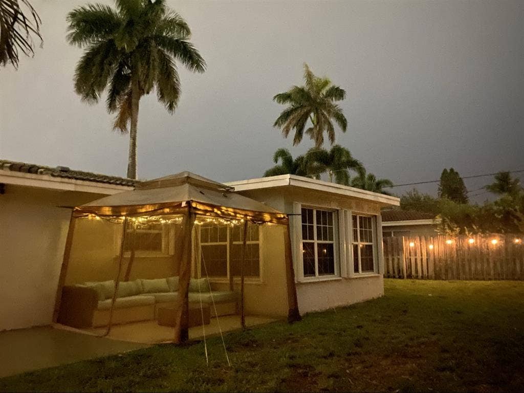Renting a room for only ladies