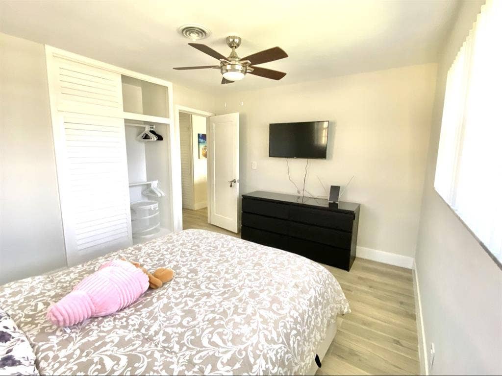 Renting a room for only ladies