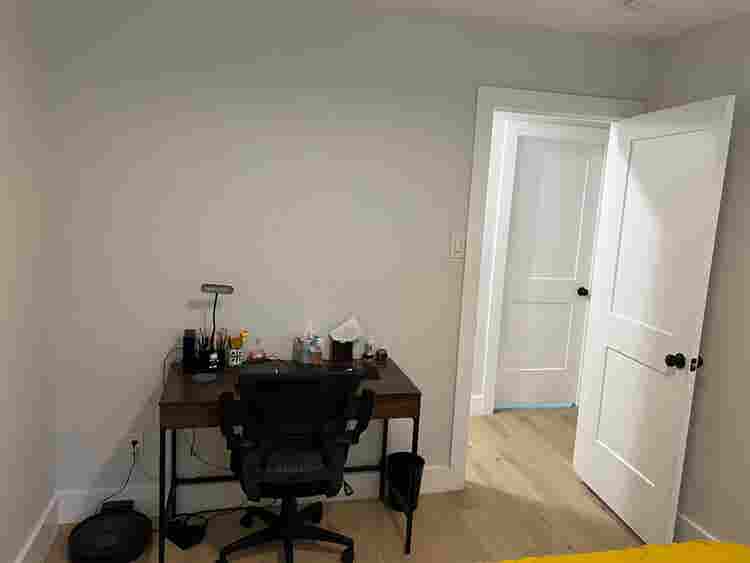 Private room (Female preferred)