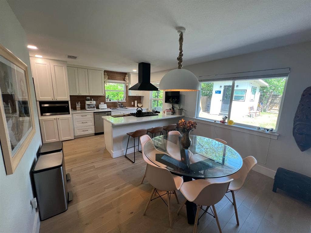 Private room (Female preferred)