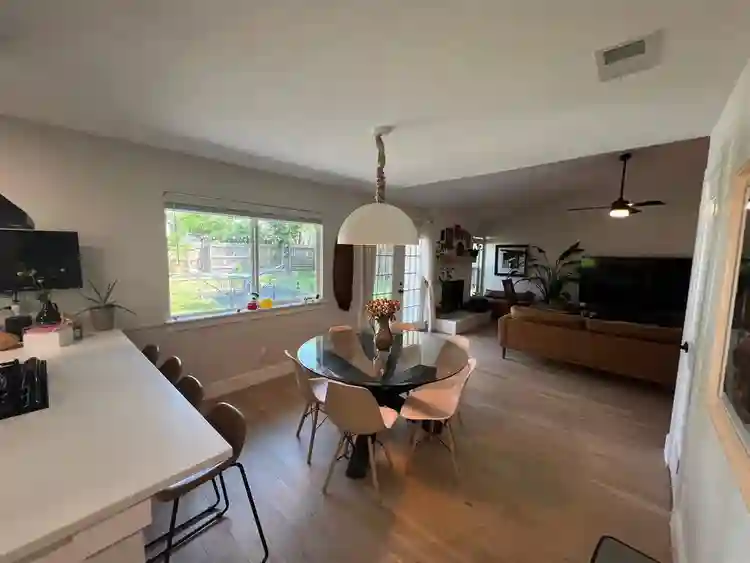 Private room (Female preferred)