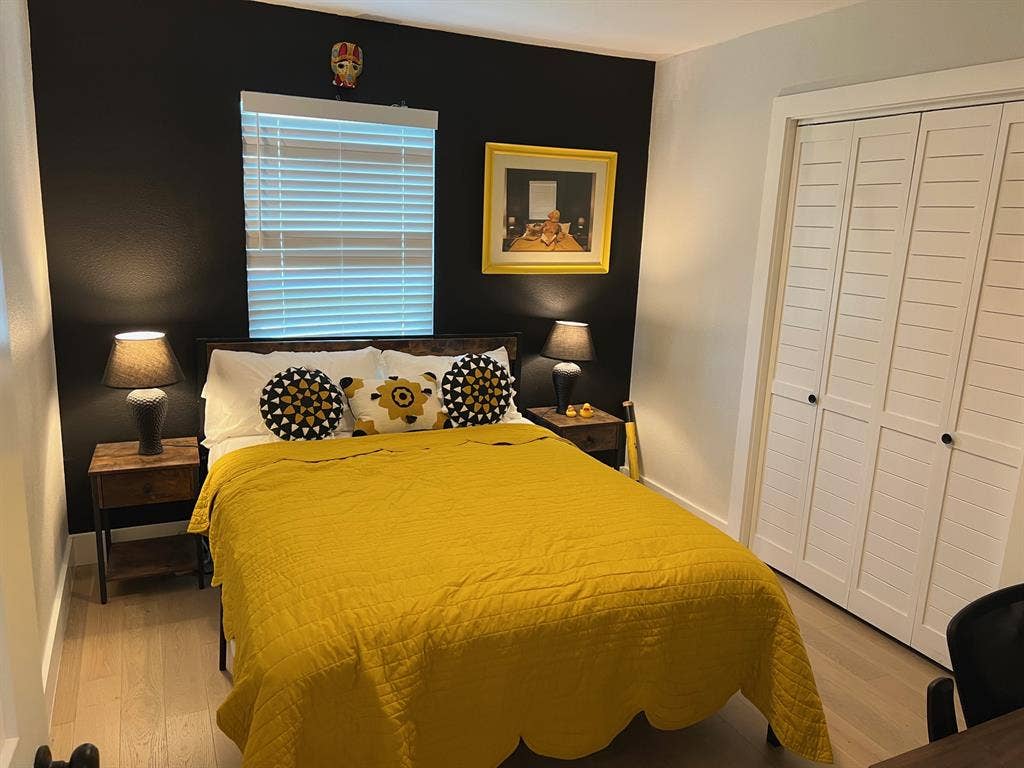 Private room (Female preferred)
