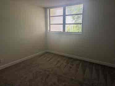 Miami Lakes 2 br apt,Private Room