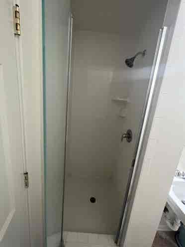 Midtown room available near VCMC