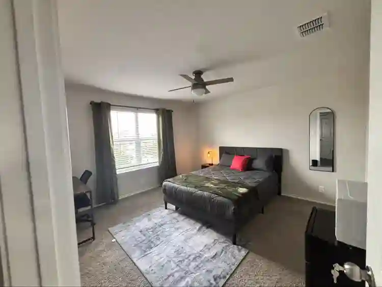 NEW PRIVATE FURNISHED QUEEN BR