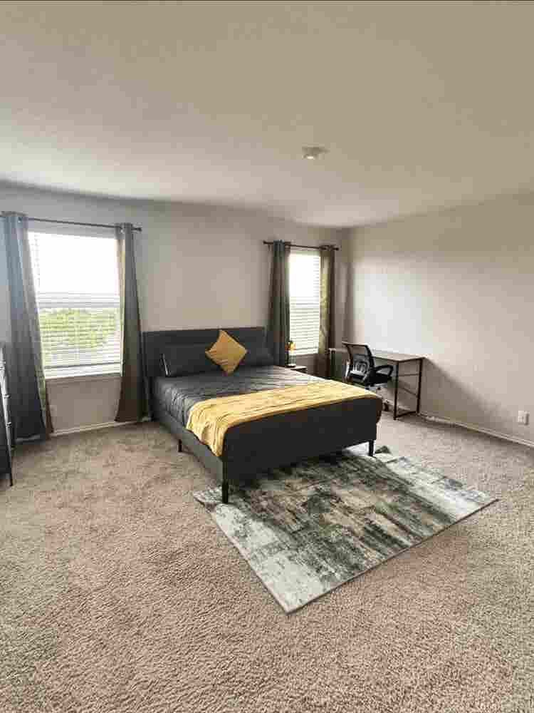 NEW PRIVATE FURNISHED QUEEN BR