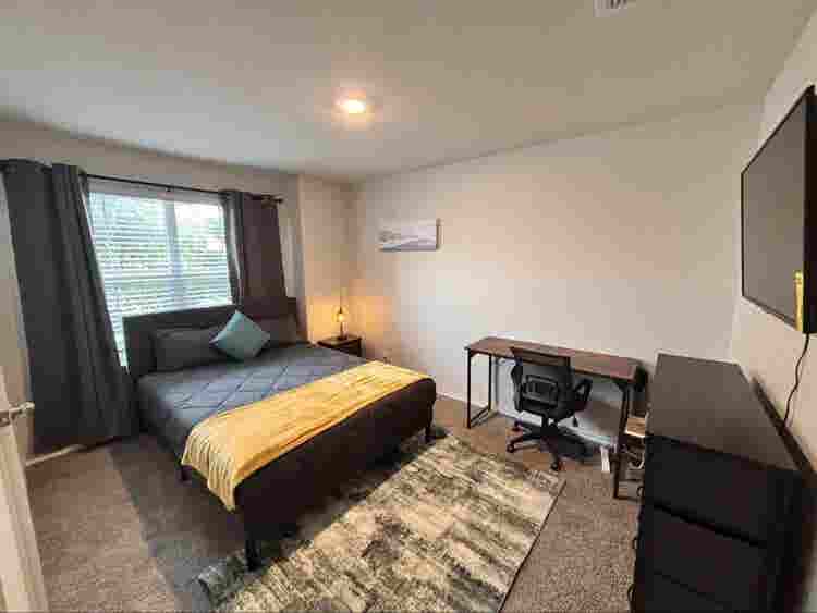 NEW PRIVATE FURNISHED QUEEN BR