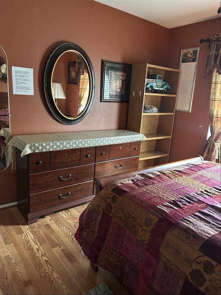 Room-4 Rent