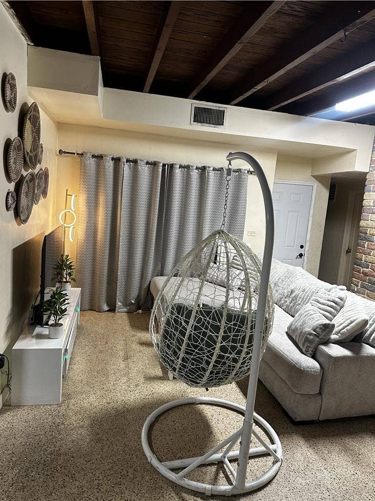 Female roommate neededd