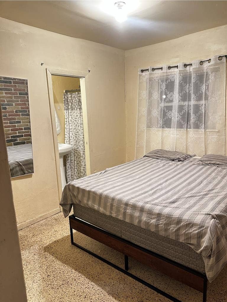 Female roommate neededd