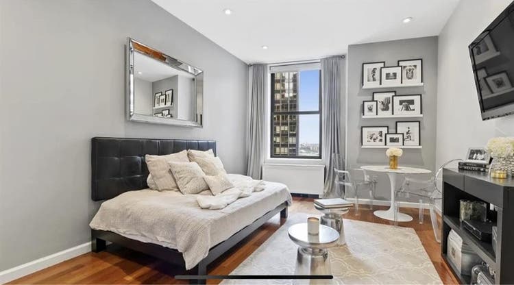 Studio Apt on Wall Street