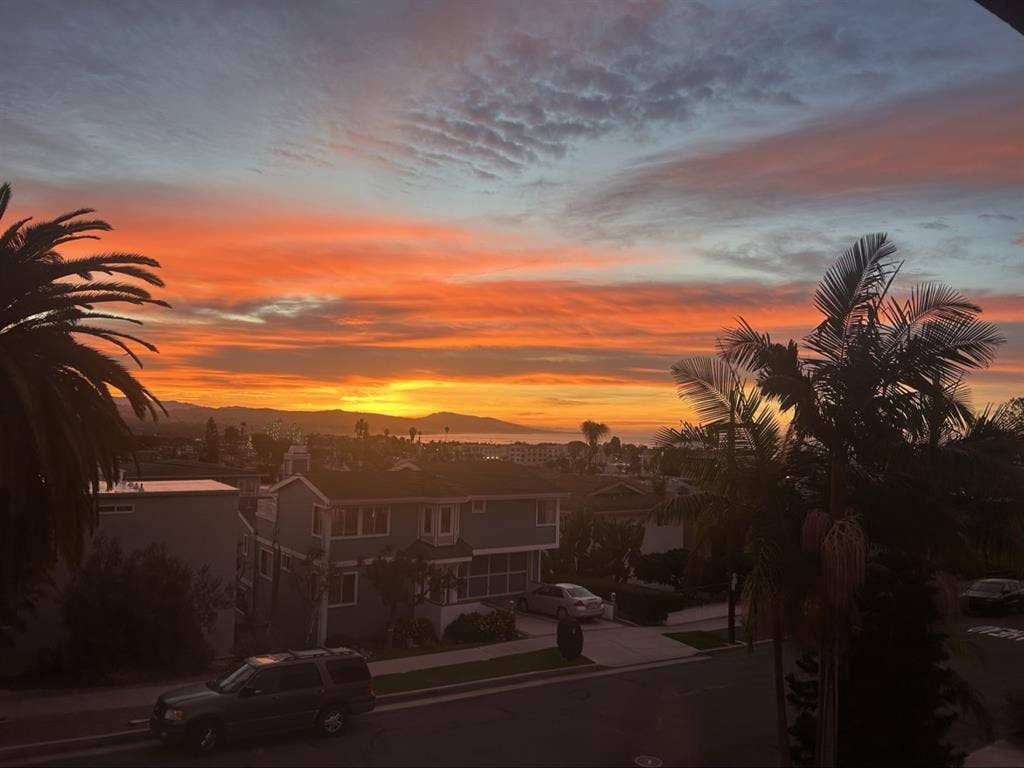 Dana point ocean view apt. Looking
