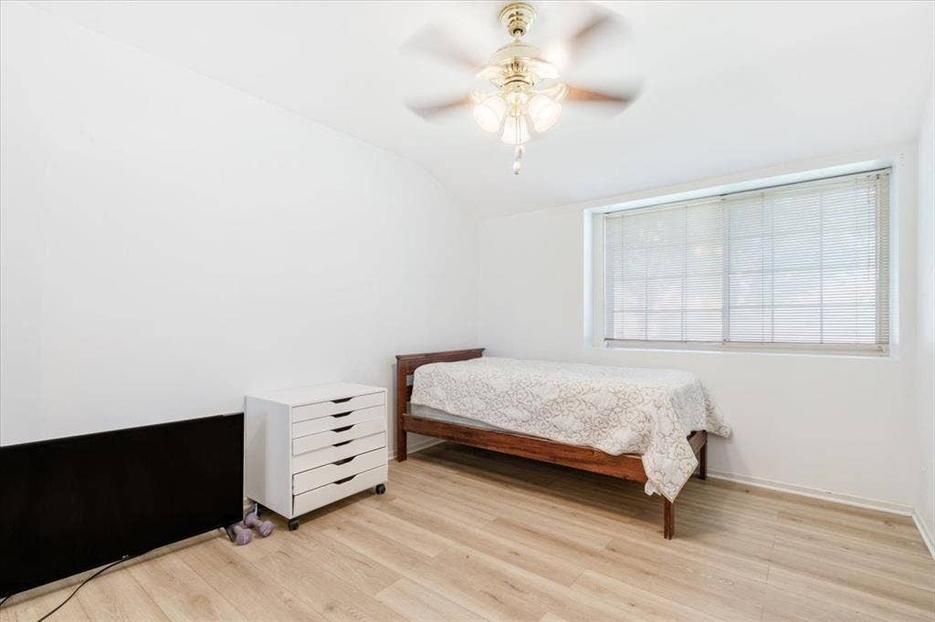 Two rooms available priced per each