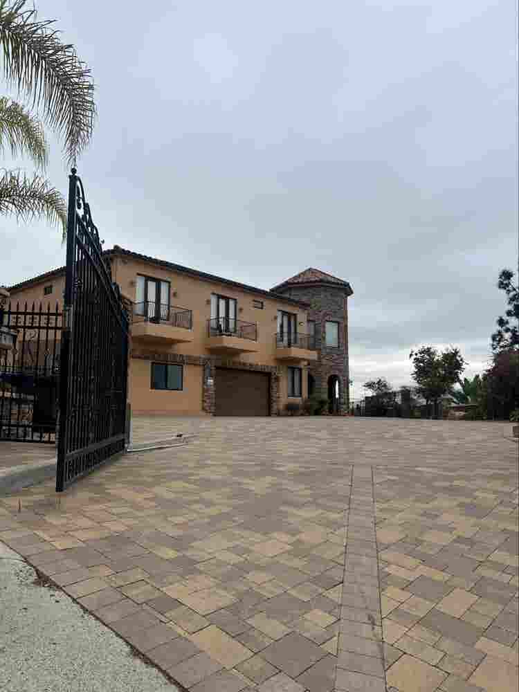 2 rooms available in Mt. Helix