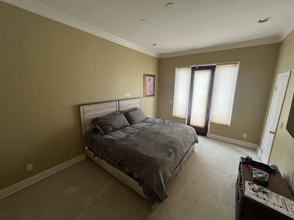 2 rooms available in Mt. Helix