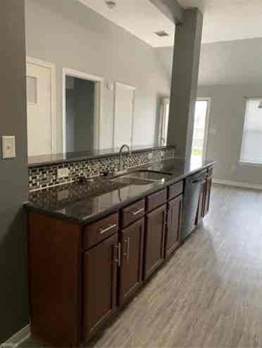 Roommate Needed ASAP /m