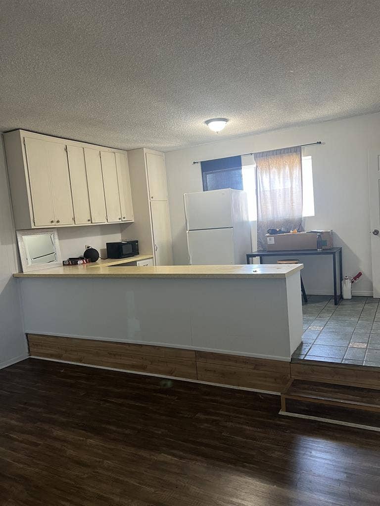 HUGE La Mirada room available NOW!