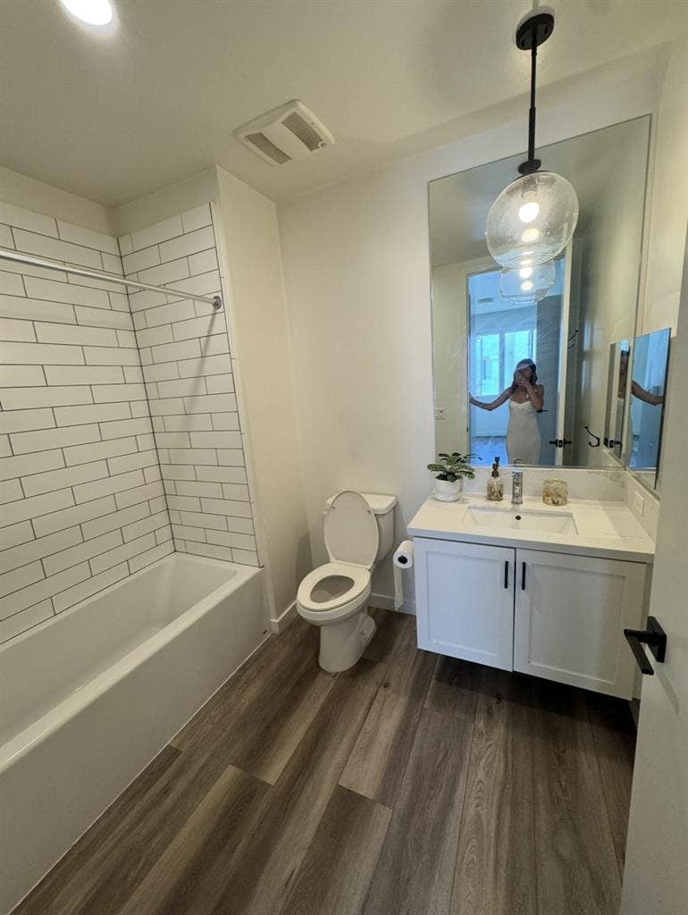 Sunny apartment, month to month