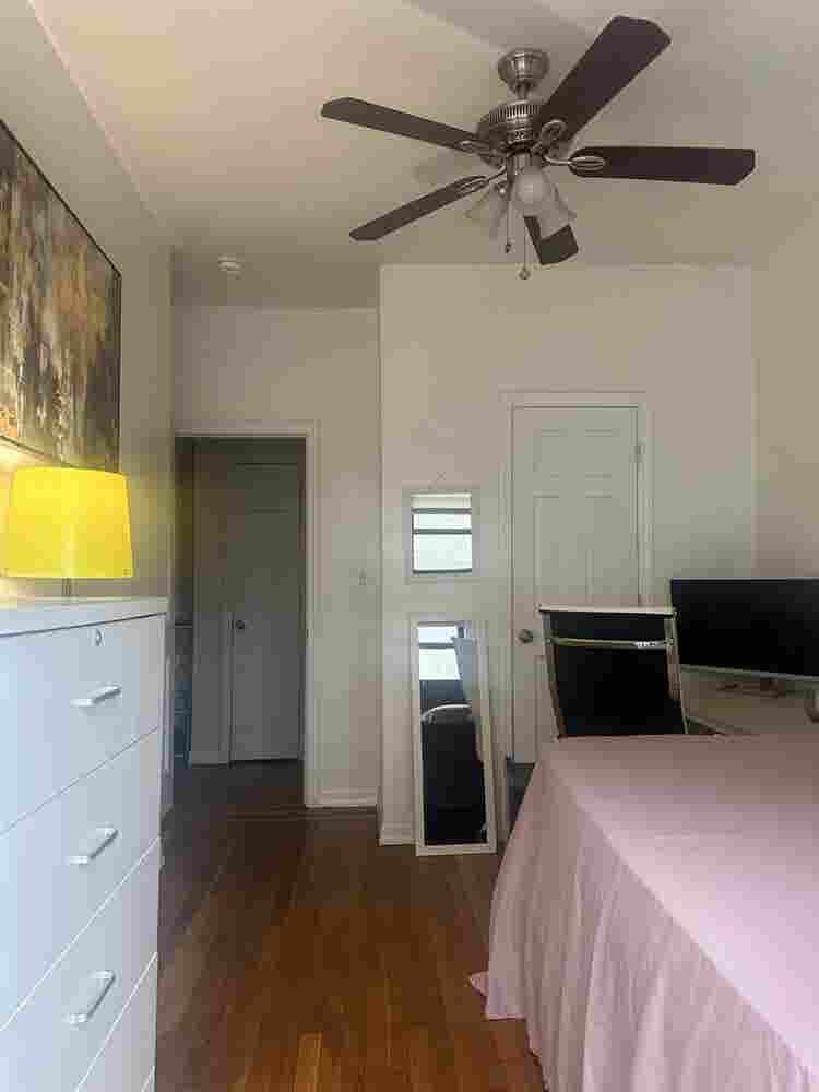 Furnished room