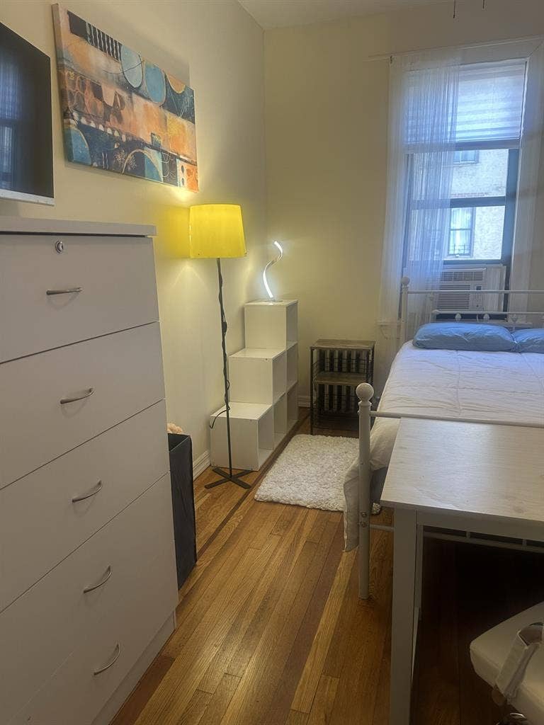Cozy furnished room
