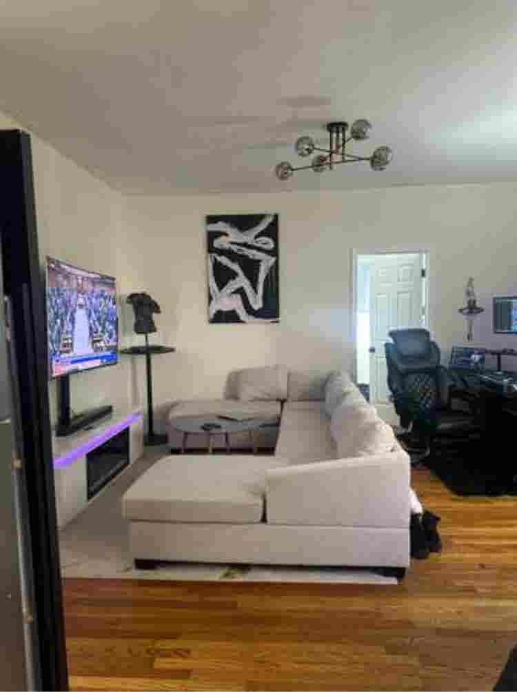 Furnished room