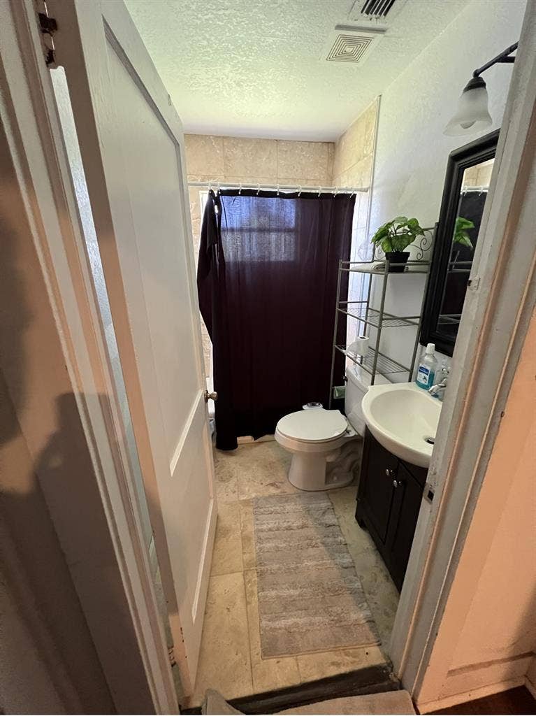 Fully Furnished Room in Orlandoo