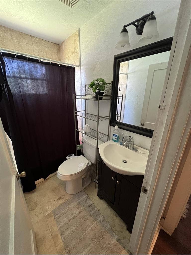 Fully Furnished Room in Orlandoo