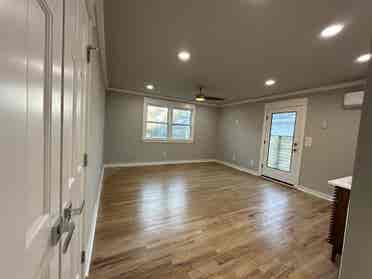 Room in Mount Pleasant