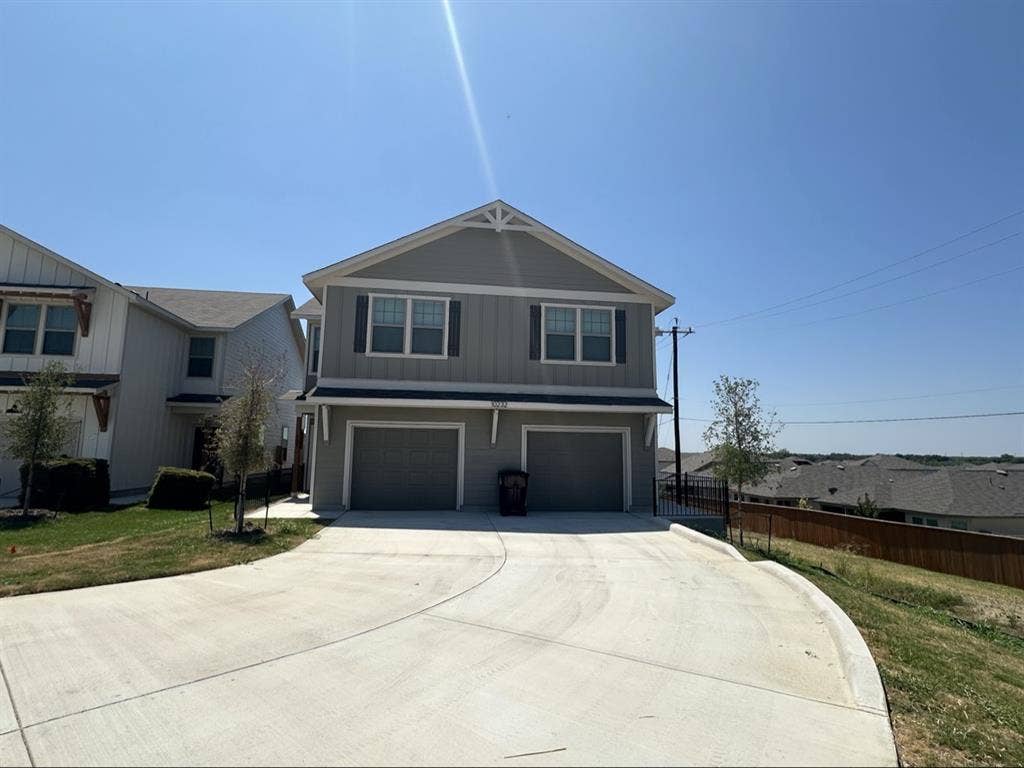 ROOM FOR RENT,
SATX